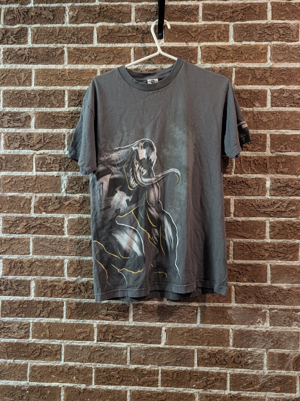 Universal Mens Gray Venom Graphic Short Sleeve Tee